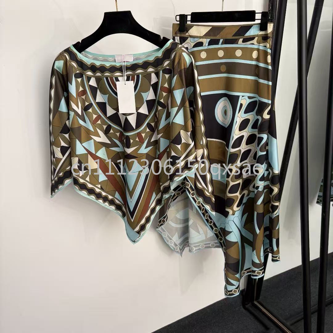 Streetwear Brands - Luxuriöses Design Damen Schwarzes Umhangkleid-Set mit